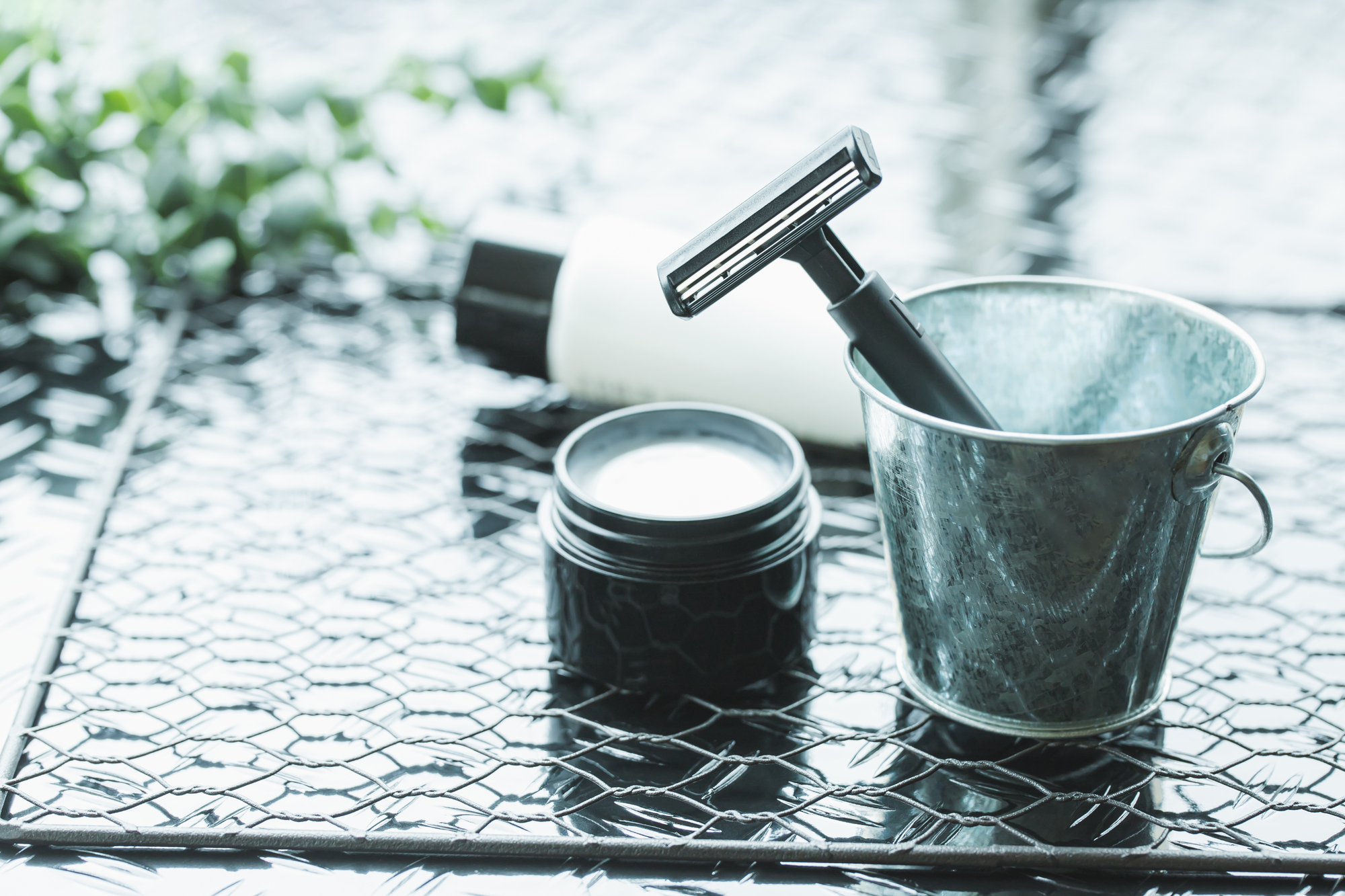 医療脱毛と自己処理はどちらがいいの？メリットとデメリットを紹介